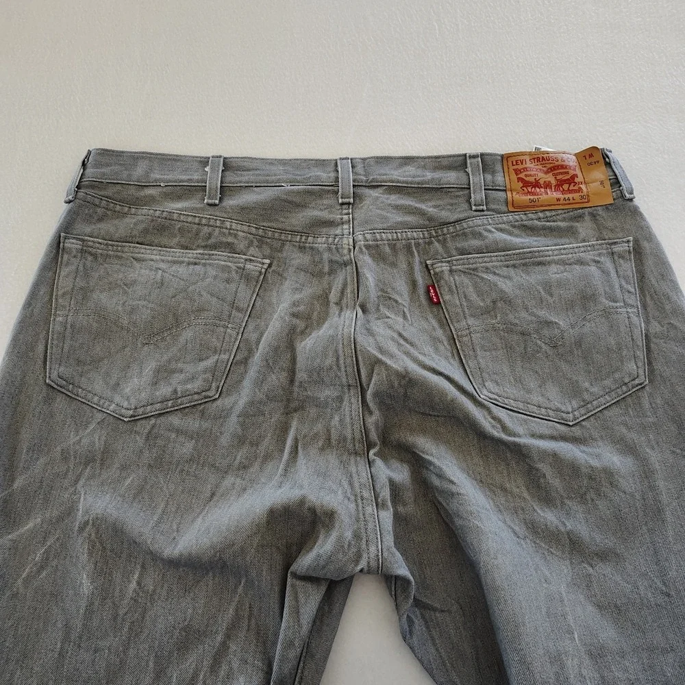 Levis 501 Jeans Mens 44x30 Gray Wash Denim‎ Straight Leg Classic Button Fly